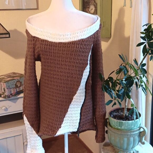 NWT Alessa Crochet Oversized Convertibles Sweater. - Picture 4 of 12